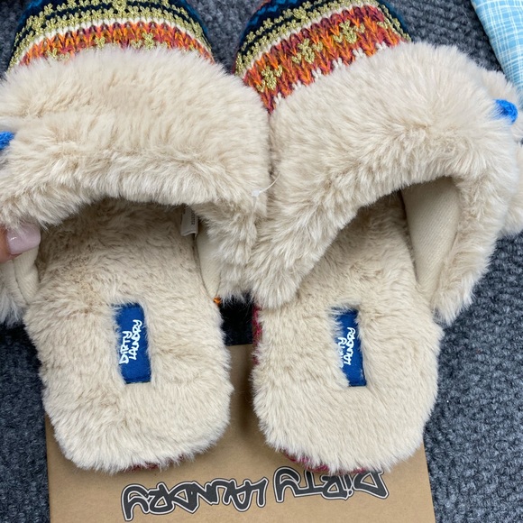 New Dirty Laundry Slippers - Picture 5 of 5